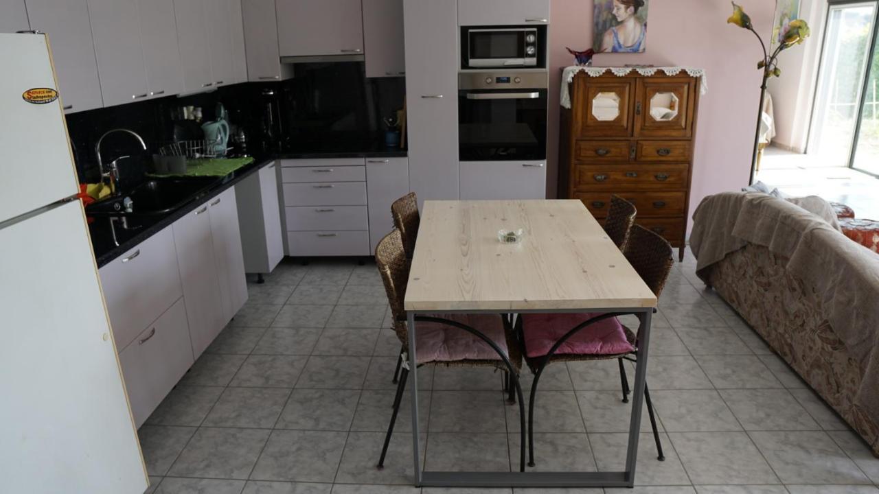 Romanos Patras Studio المظهر الخارجي الصورة